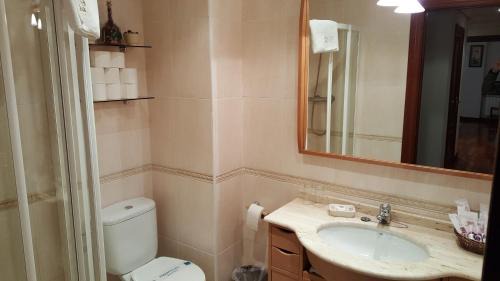 Ezcaray Apartment | Pet-Friendly Apartamentos Palacio Azcárate with Breakfast
