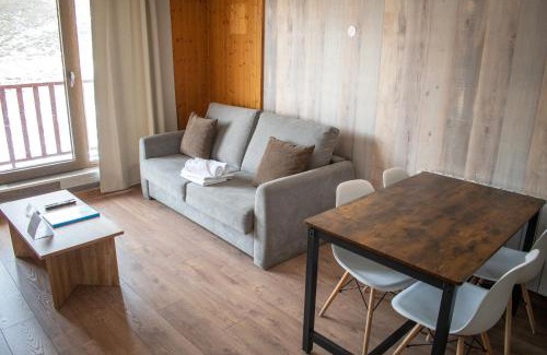 Pas de la Casa Apartment | Pet-Friendly Apartamentos Paradis Blanc with Hot Tub Access