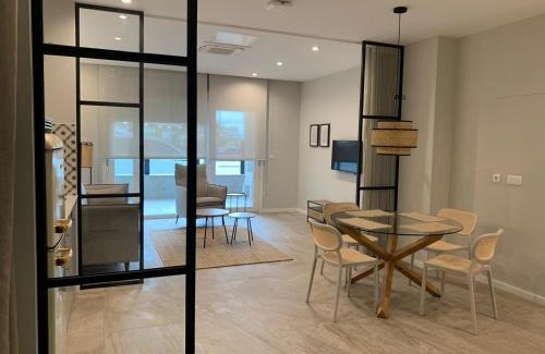 Fazouro Apartment | Pet-Friendly Oceanview Apartamentos Paseo Colón - 4 Stars