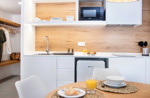 Calo de Sant Agusti Apartment | Experience Oceanfront Bliss at Apartamentos Pinomar