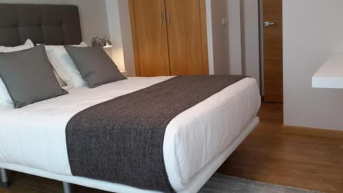 Lugo Apartment | Family-Friendly Apartments Porta Nova with Top Ratings