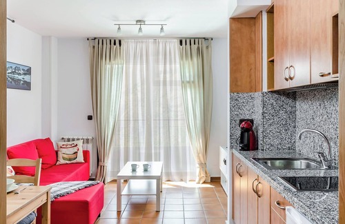 Soldeu Apartment | Inviting Apartamentos Prat de les Molleres with Spa & Breakfast