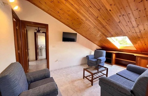 Porto do Barqueiro Apartment | Top-Rated Family Retreat: Ático Completo en O Barqueiro