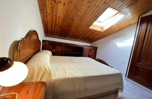 Porto do Barqueiro Apartment | Top-Rated Family Retreat: Ático Completo en O Barqueiro
