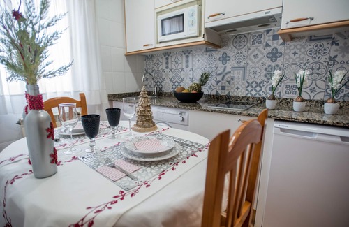Escobedo Apartment | River Santander Apartments: Family-Friendly with Spa Access