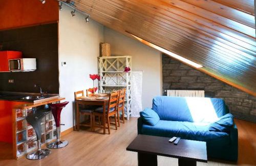 Ezcaray Apartment | Pet-Friendly Getaway at Apartamentos Rurales Altuzarra