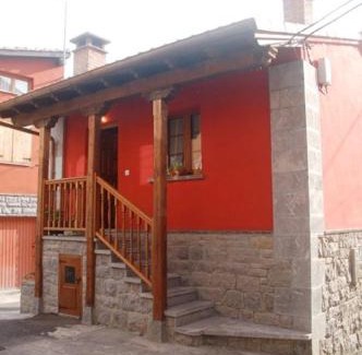 Llanos Apartment | Pet-Friendly Retreat at Apartamentos Rurales Les Martes