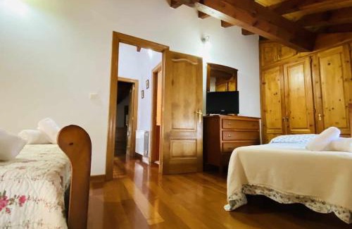 Pendueles Apartment | Pet-Friendly Retreat at Apartamentos Rurales LLeguera