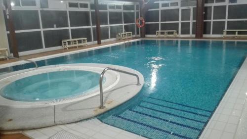Pradollano Apartment | Cozy Apartamentos Sueño Nevado with Pool near Ski Lift