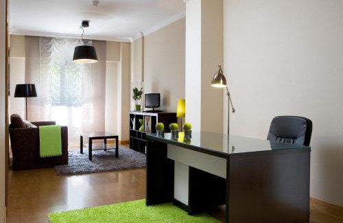 El Plantio Apartment | Pet-Friendly Apartamentos TH La Florida with Kitchen & Breakfast