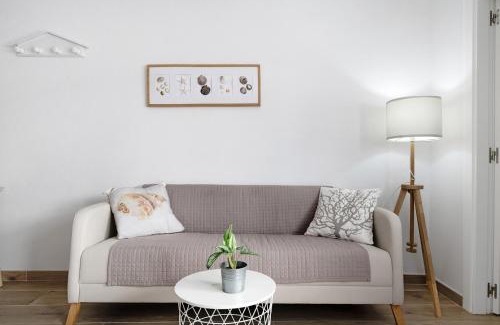 Caleta de Sebo Apartment | Family-Friendly Apartamentos Toledo: 4-Star Comfort Awaits