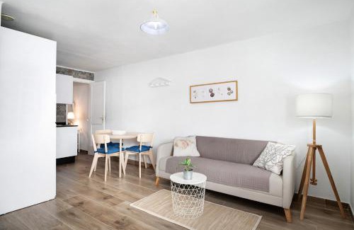 Caleta de Sebo Apartment | Family-Friendly Apartamentos Toledo: 4-Star Comfort Awaits