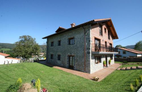 Anero Apartment | Family-Friendly Getaway at Apartamentos Toraya, Rated 9.5