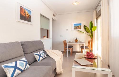 El Moncayo Apartment | Elegant Oceanfront Getaway at Rent Guardamar Apartments