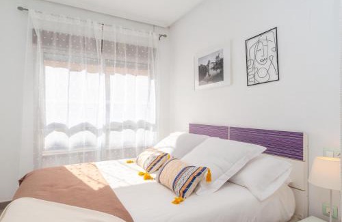 El Moncayo Apartment | Elegant Oceanfront Getaway at Rent Guardamar Apartments