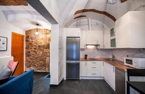 Santa Clara Apartment | Explore Centro Histórico at Apartamentos Turísticos Cáceres