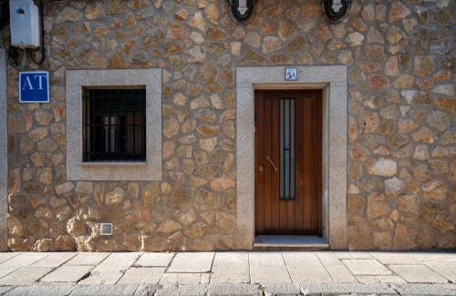Santa Clara Apartment | Explore Centro Histórico at Apartamentos Turísticos Cáceres