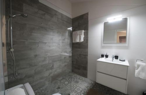 Castillo Siete Villas Apartment | Pet-Friendly Apartamentos Turísticos el Pontón with Ocean Views