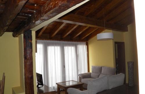 Penafiel Apartment | Family-Friendly Apartamentos Turísticos Peñafiel - Top Rated!
