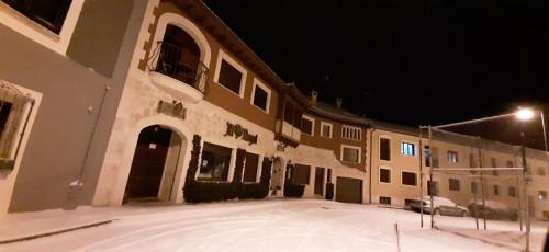 Madrona Hotel | Cozy Suites and Apartments with Family-Friendly Amenities