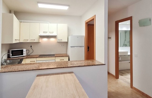 Vilafortuny Apartment | Relax in Apartamentos Turisticos Augustus with Spa & Dining