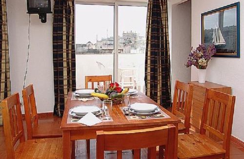 Albufeira Apartment | Budget-Friendly Stay at Apartamentos Turisticos Regina