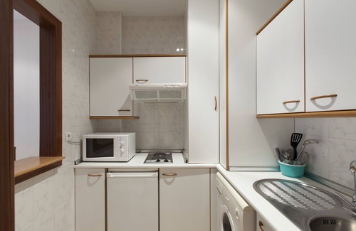 Parque Alcosa Apartment | Elegant Stay at Apartamentos Vértice Bib Rambla with Pool