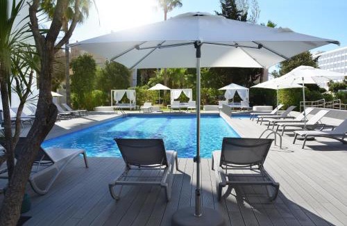Ibiza Town Apartment | Explore Apartamentos Vibra Tivoli with Oceanfront Views