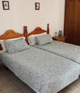 Valle Gran Rey Apartment | Pet-Friendly Apartamentos Villa Aurora with Pool & Kitchen