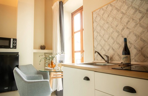 Granada City Center Resort | Top-Rated APARTAMENTOS VITA CENTER with Spa & Family Amenities