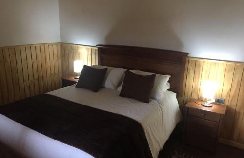 La Junta Bed & Breakfast | Exceptional Apartamentos Yagan with Breakfast & Hot Tub