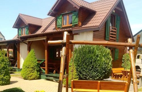Karwia House | Pet-Friendly Wooden Cabins at COLORADO - Rated 10/10!