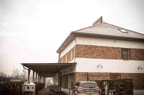 Kostrzyn Bed & Breakfast | Inviting Stay at Apartamentowiec Kuźniar with Hot Tub