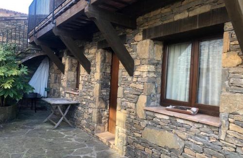 Tavertet Apartment | Discover Apartaments Alzina: Pet-Friendly Retreat