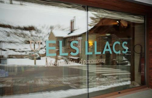 Bordes d'Envalira Apartment | Enjoy Comfort at Apartaments Els Llacs - Rated 9.1/10