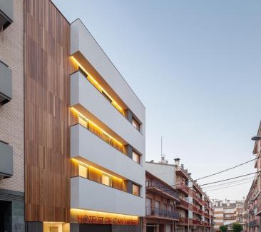Olot Apartment | Cozy Can Morera Olot: Poolside Retreat with Great Reviews