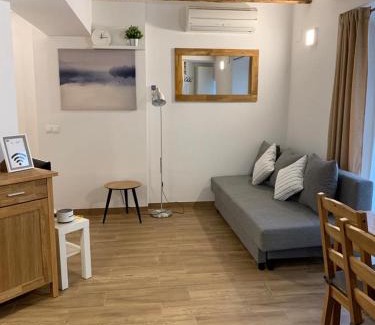 Mora d'Ebre Apartment | Family-Friendly Stay at Apartaments Impro - 9.2/10 Rating!