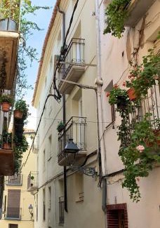 Mora d'Ebre Apartment | Family-Friendly Stay at Apartaments Impro - 9.2/10 Rating!
