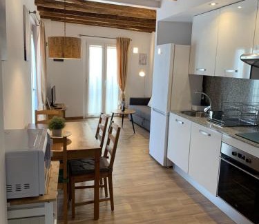 Mora d'Ebre Apartment | Family-Friendly Stay at Apartaments Impro - 9.2/10 Rating!