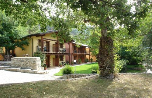 El Pont De Bar Apartment | Discover Apartaments La Taverna dels Noguers with Ocean Views