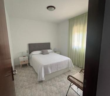 L'Eucaliptus Apartment | Family-Friendly Apartaments Marinera with Pool Access