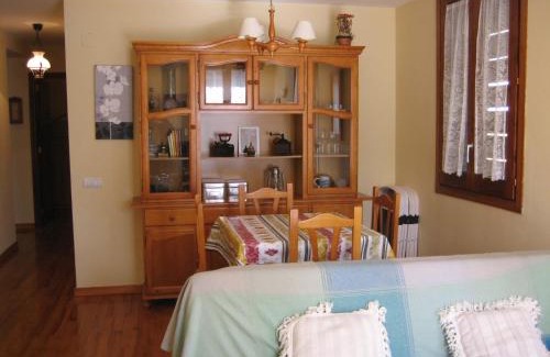 Esterri D'Aneu Apartment | Discover Apartaments Morello: Pet-Friendly Getaway