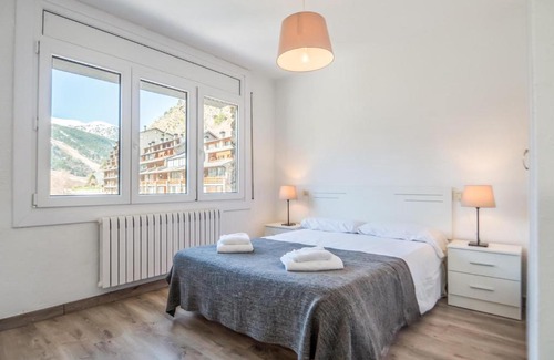 Incles Apartment | Pet-Friendly Getaway at Riu D'Incles with Great Amenities