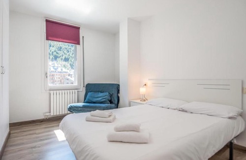 Incles Apartment | Pet-Friendly Getaway at Riu D'Incles with Great Amenities