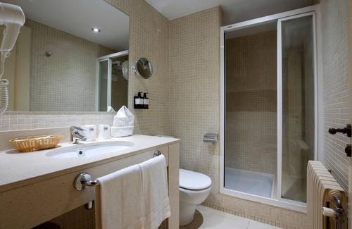 Encamp Hotel | Cozy Apartaments Shusski with Spa and Child-Friendly Amenities