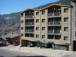 Encamp Apartment | Discover Apartaments Shusski: 4-Star Retreat with Spa