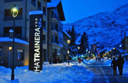 Esterri D'Aneu Apartment | Relaxing Getaway at Apartaments Trainera with Spa & Pool