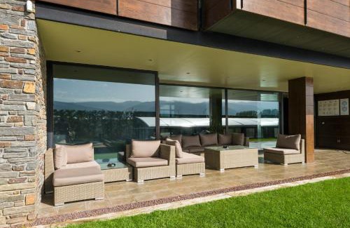 Puigcerda Apartment | Enjoy 4-Star Comfort at Apartaments Turístics Puigcerdà