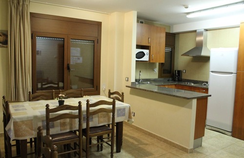 Llorts Apartment | Pet-Friendly Apartaments Vilaró with Spa and Breakfast