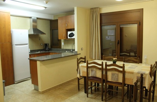 Llorts Apartment | Pet-Friendly Apartaments Vilaró with Spa and Breakfast